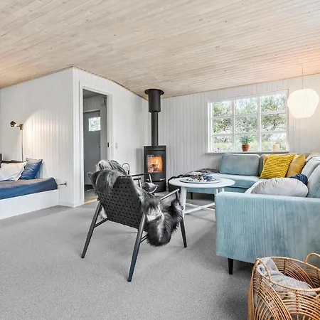 3 Bedroom Front In Casa vacanze Grenå