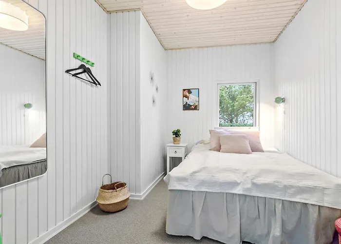 3 Bedroom Front In *