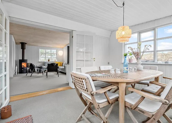 3 Bedroom Front In Semesterbostad Grenå