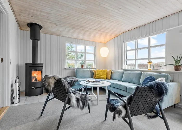 3 Bedroom Front In *