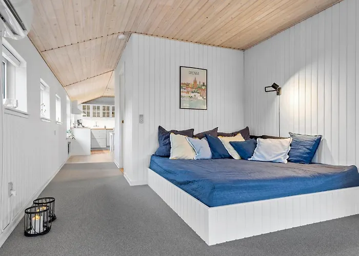 3 Bedroom Front In Semesterbostad *
